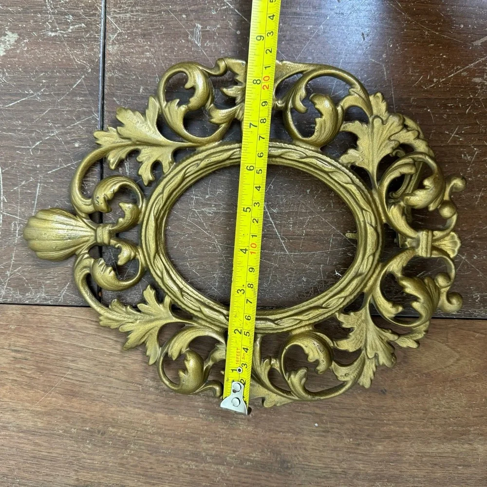 Vintage Ornate Gold Cast Metal‎ Filigree Oval Picture Frame Scrollwork 10.5x8.5